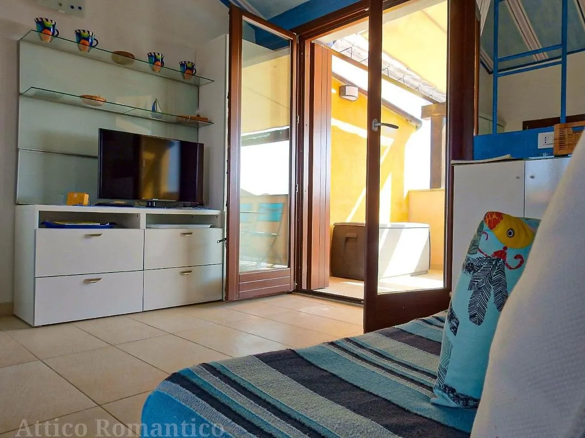 Apartment Attico Romantico Vista Mare Alla Maddalena Italien